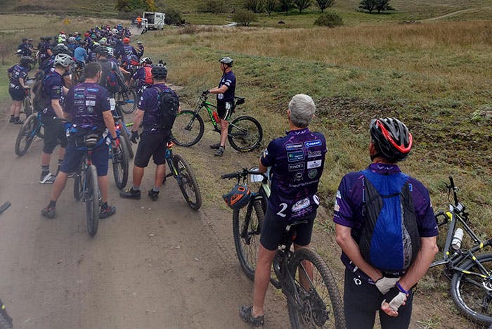 Bike-riders-assembling-durnig-Tour-De-Rocks